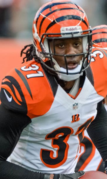 Bengals' Lewis disputes allegation of former player's ex-wife